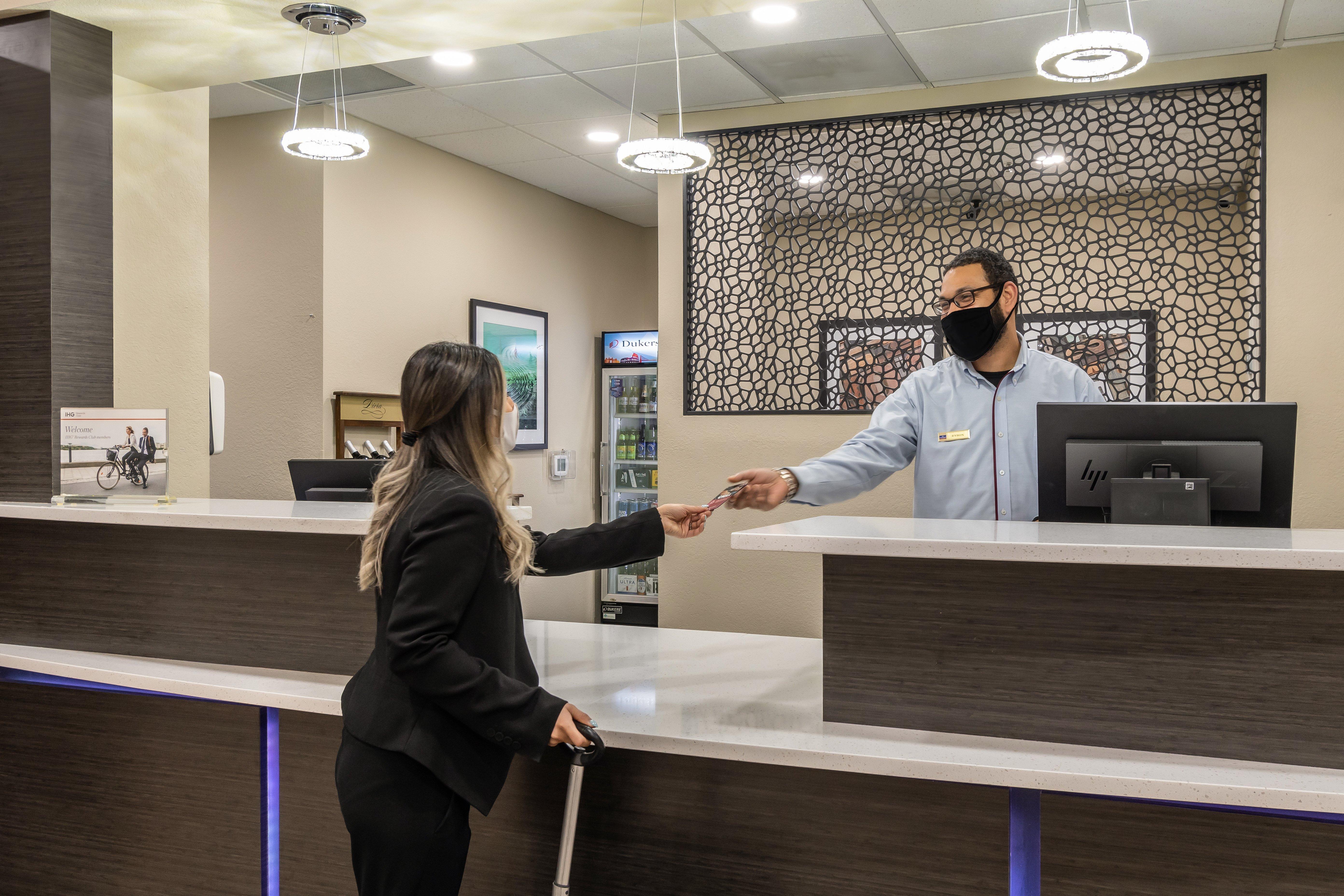 Candlewood Suites Portland Airport By Ihg Экстерьер фото