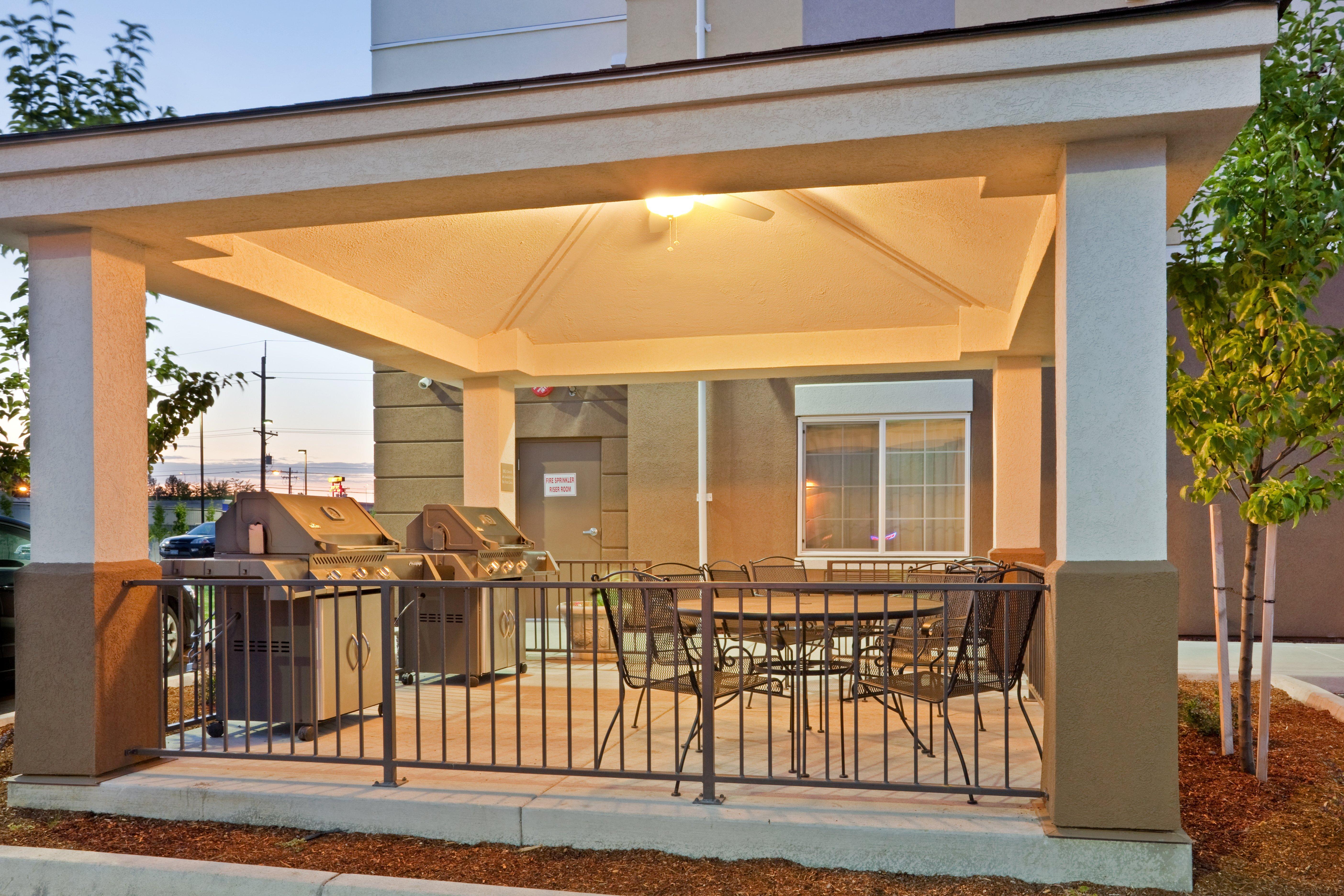 Candlewood Suites Portland Airport By Ihg Экстерьер фото